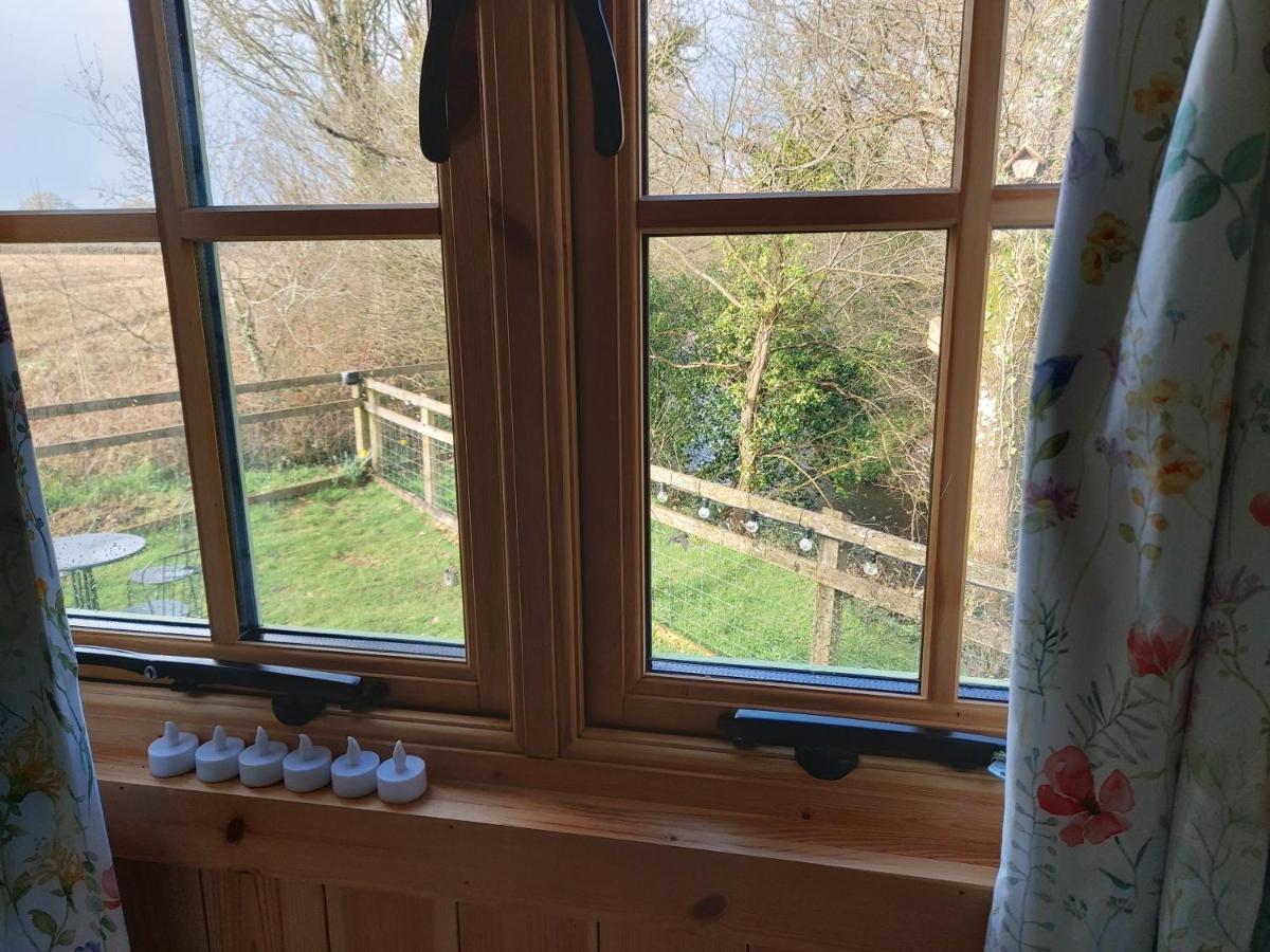 The Old Mill Shepherds Hut Okehampton Bagian luar foto