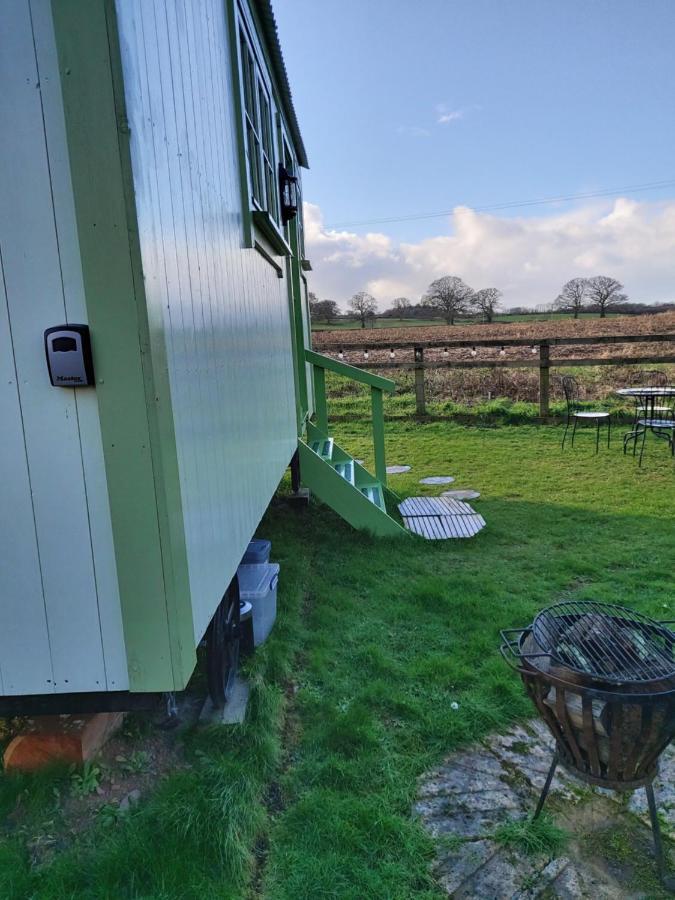 The Old Mill Shepherds Hut Okehampton Bagian luar foto