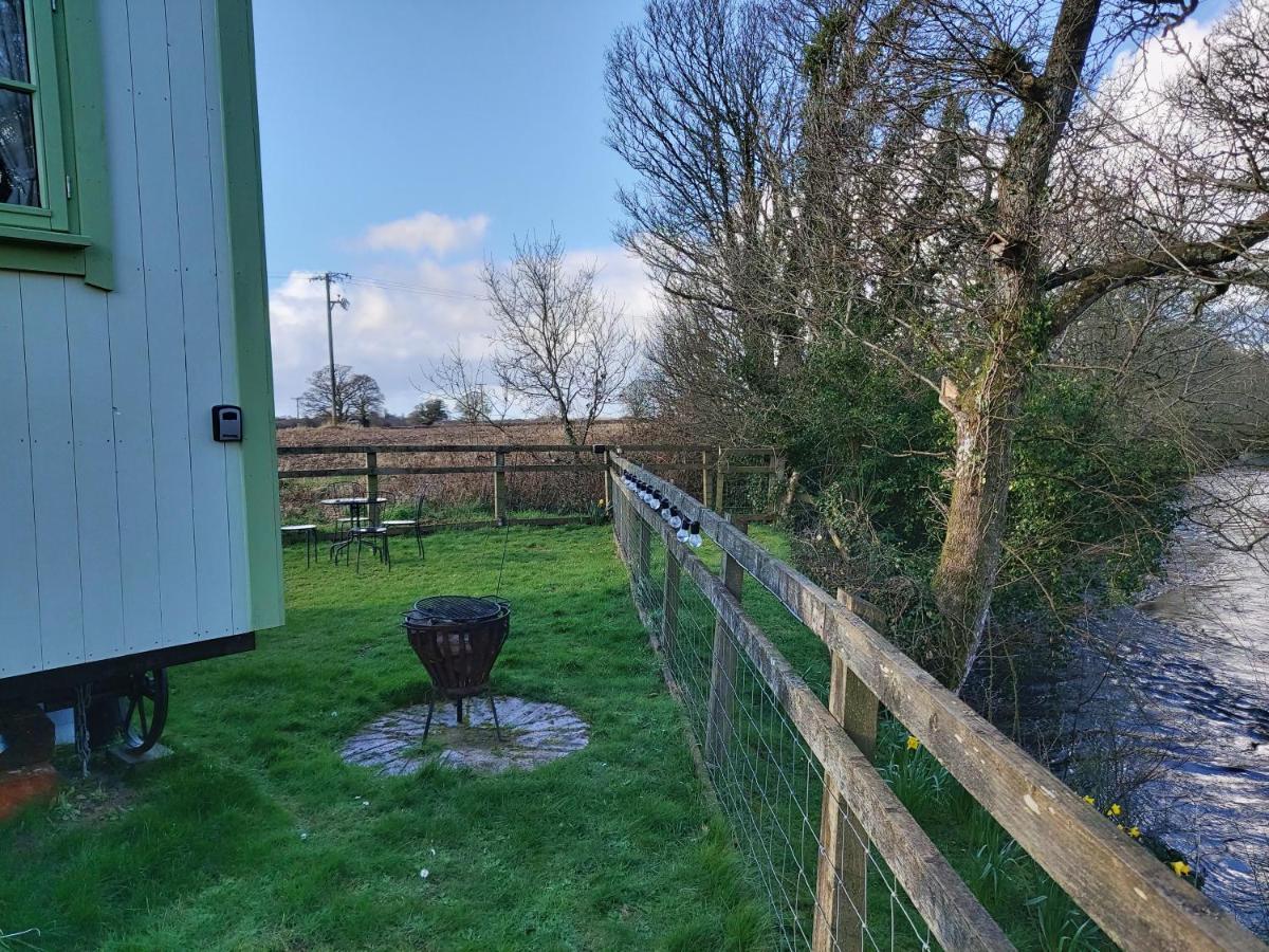 The Old Mill Shepherds Hut Okehampton Bagian luar foto